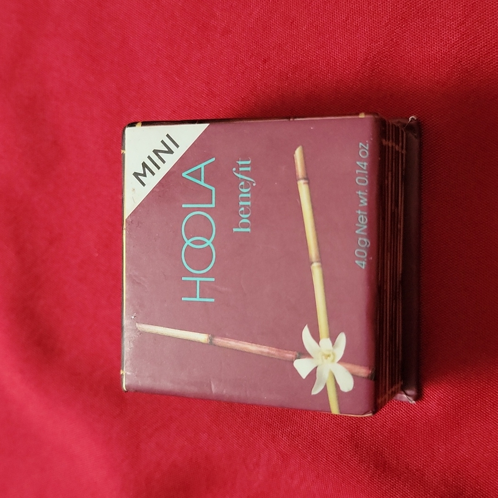 Benefit Mini Hoola Bronzer